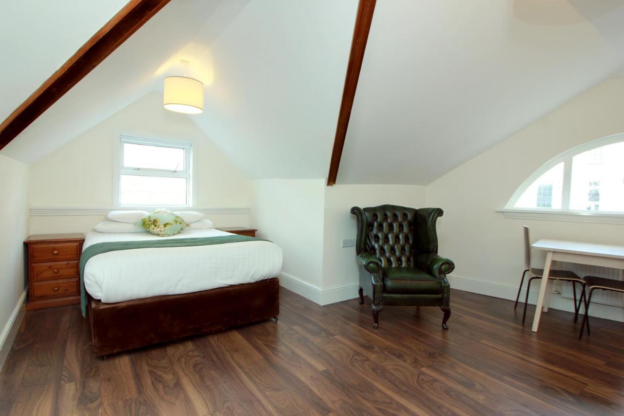 Harry Clarke Mews At The Castle Hotel ดับลิน ภายนอก รูปภาพ